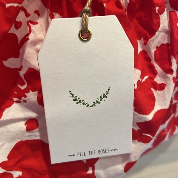 NWT Red Floral Puff Sleeve Top - Picture 6 of 6